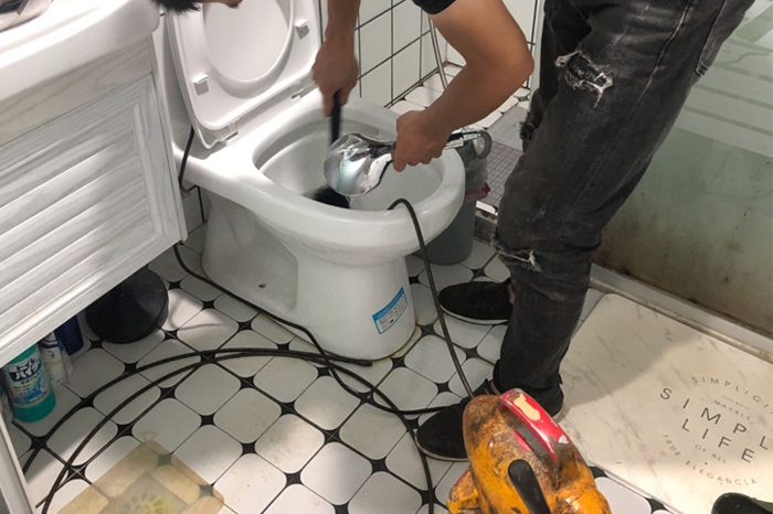 电白马桶堵塞自己疏通还是找师傅？专业上门服务让你省时更省心